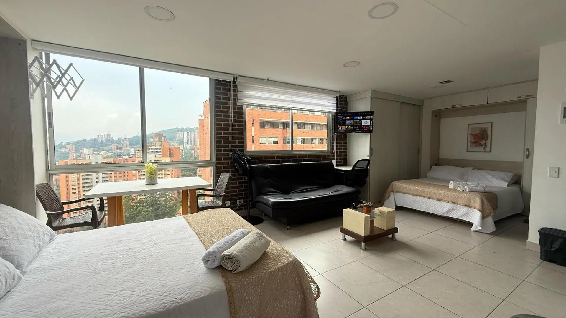Apartamento Apto Familiar In Poblado Medellín