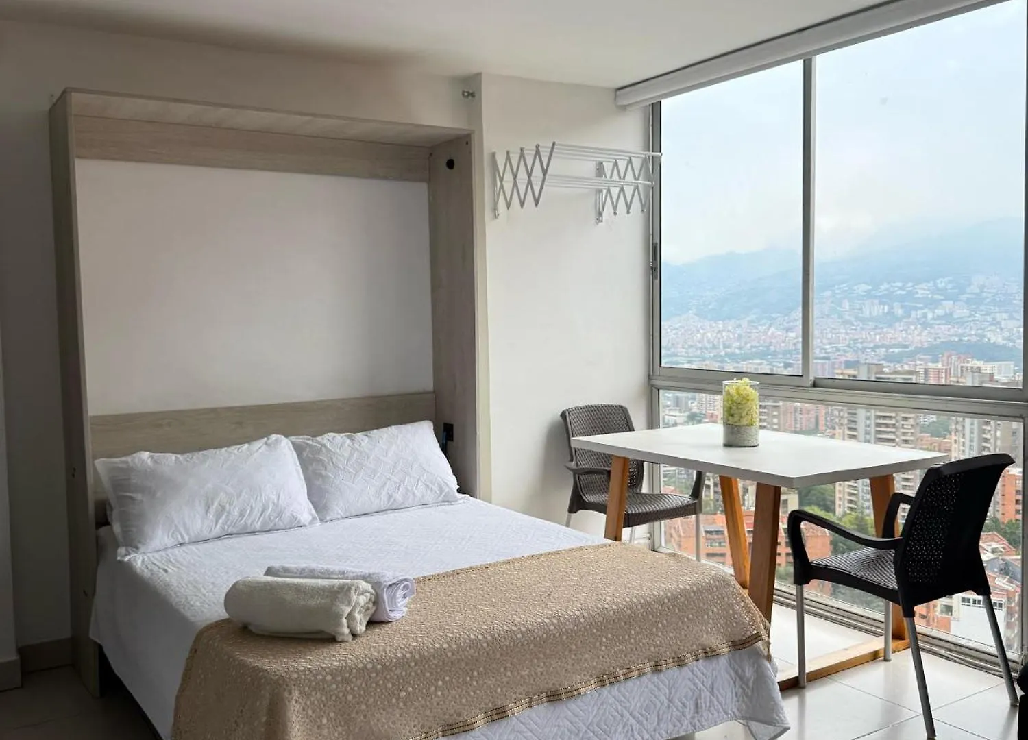 Apto Familiar In Poblado Medellín 0*,  Kolumbien